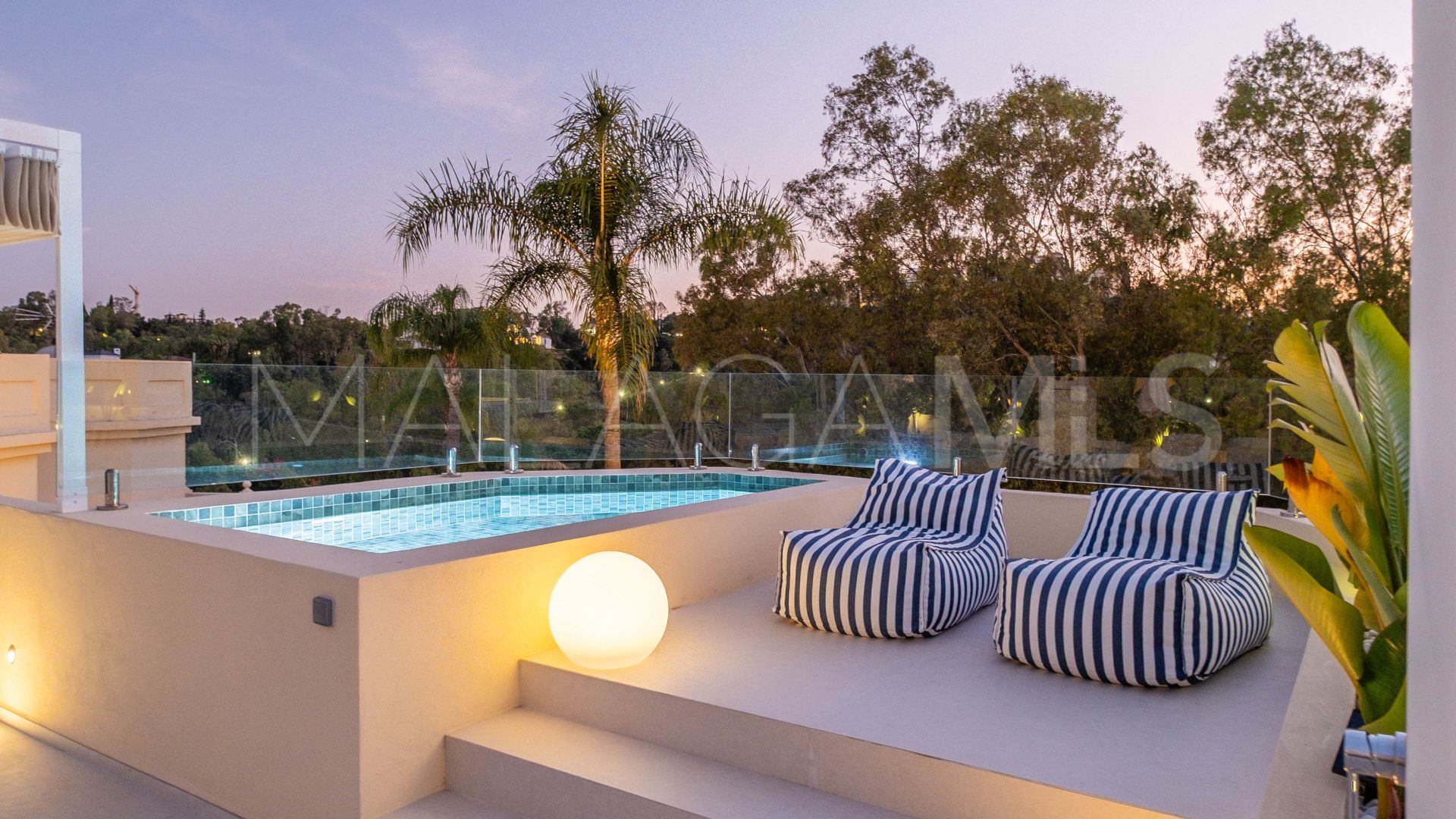 Semi detached villa for sale in La Quinta with 4 bedrooms