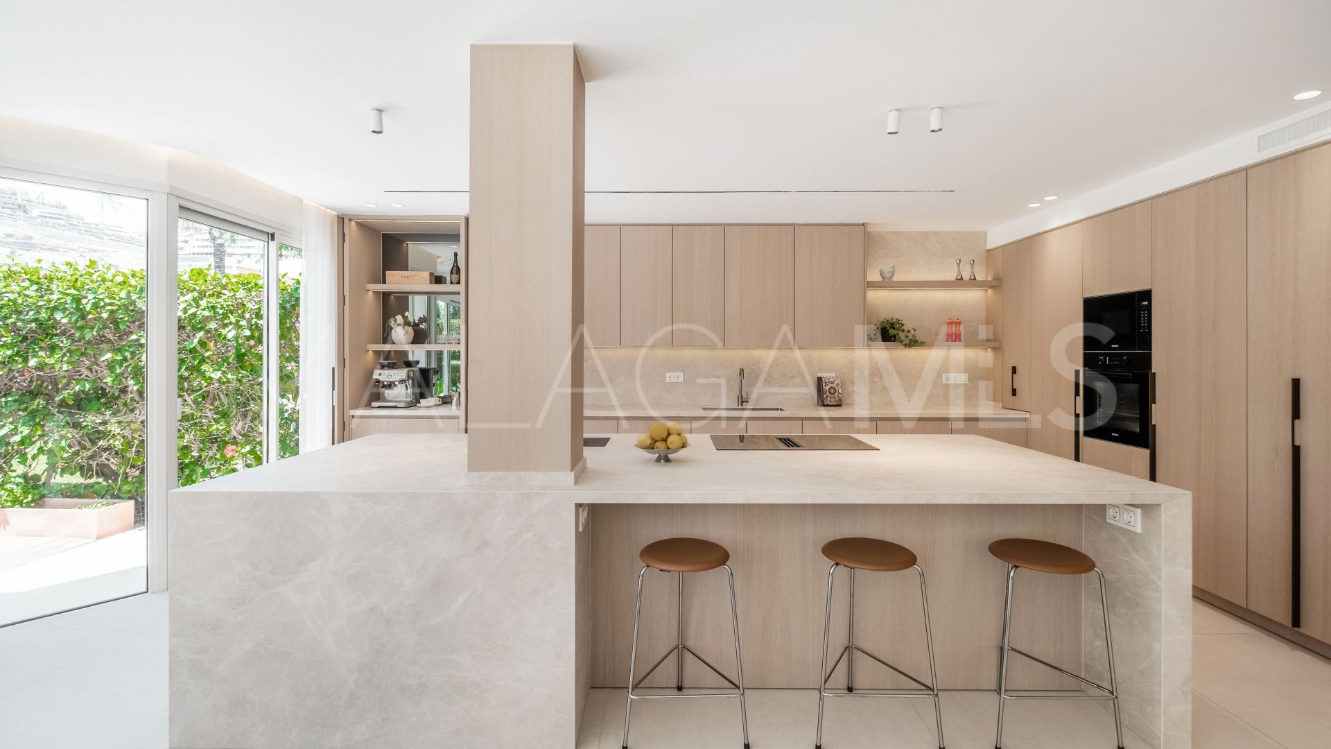 Semi detached villa for sale in La Quinta with 4 bedrooms