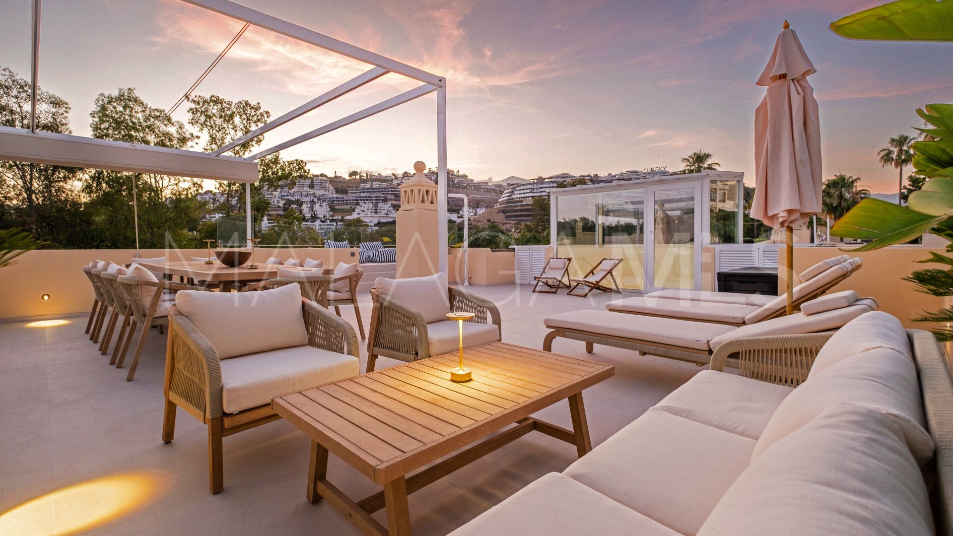 Semi detached villa for sale in La Quinta with 4 bedrooms