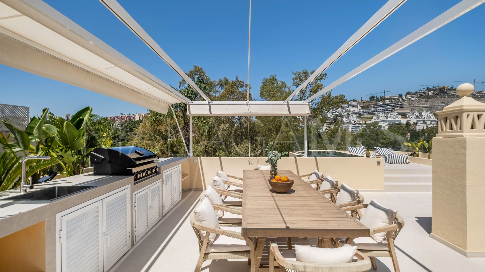 Semi detached villa for sale in La Quinta with 4 bedrooms