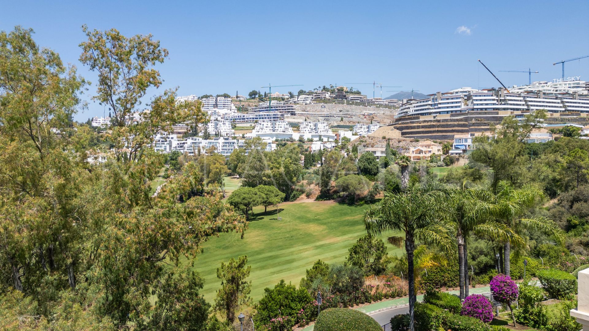 Semi detached villa for sale in La Quinta with 4 bedrooms