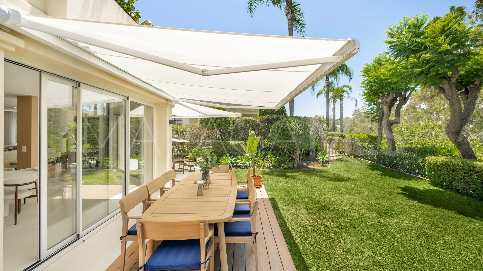Semi detached villa for sale in La Quinta with 4 bedrooms