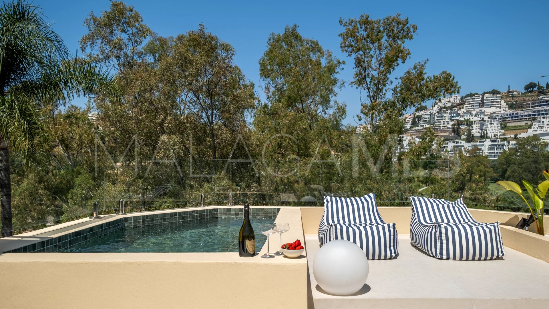 Semi detached villa for sale in La Quinta with 4 bedrooms