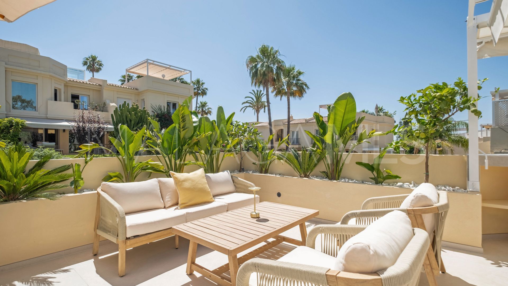 Semi detached villa for sale in La Quinta with 4 bedrooms