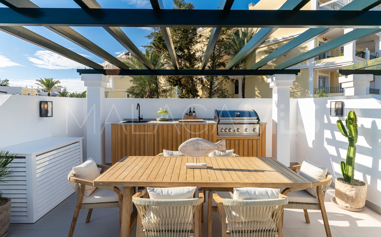 Duplex in Aloha for sale