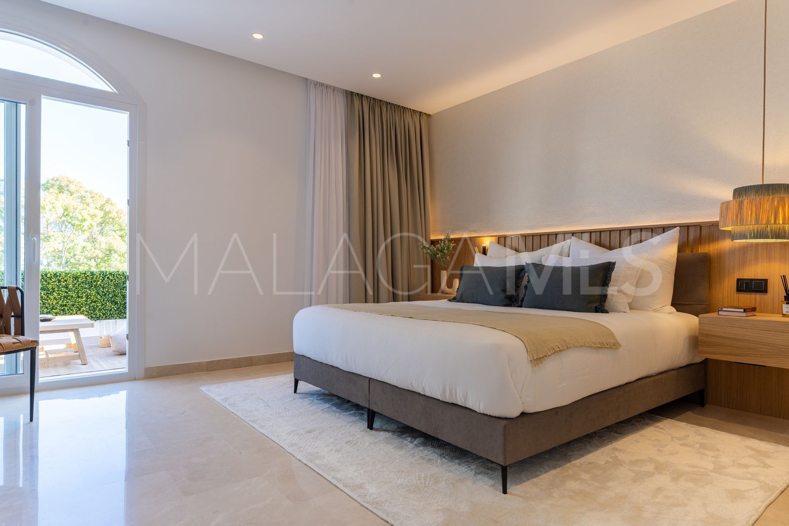 Duplex in Aloha for sale