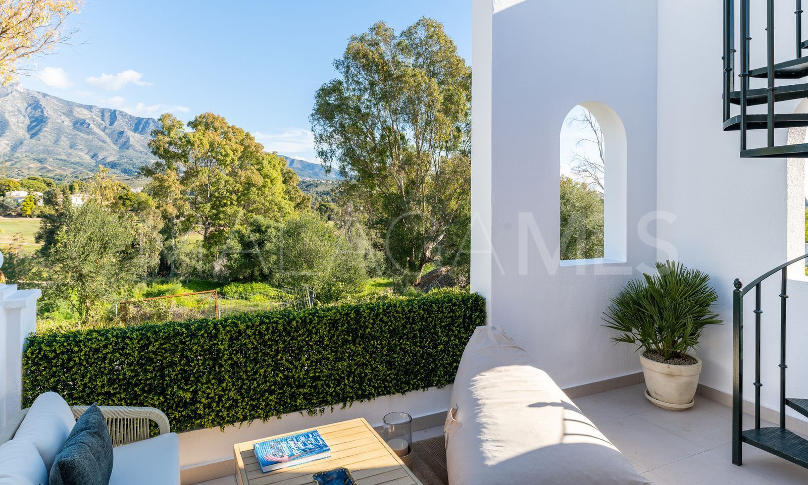 Duplex in Aloha for sale