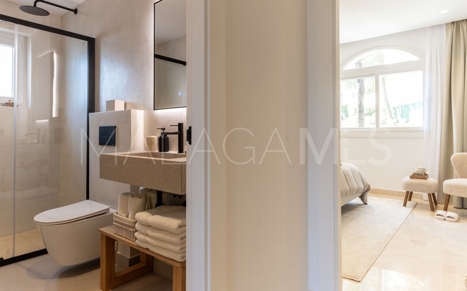 Duplex in Aloha for sale