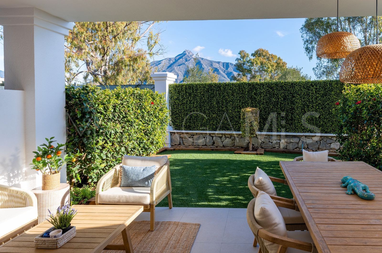 Duplex in Aloha for sale