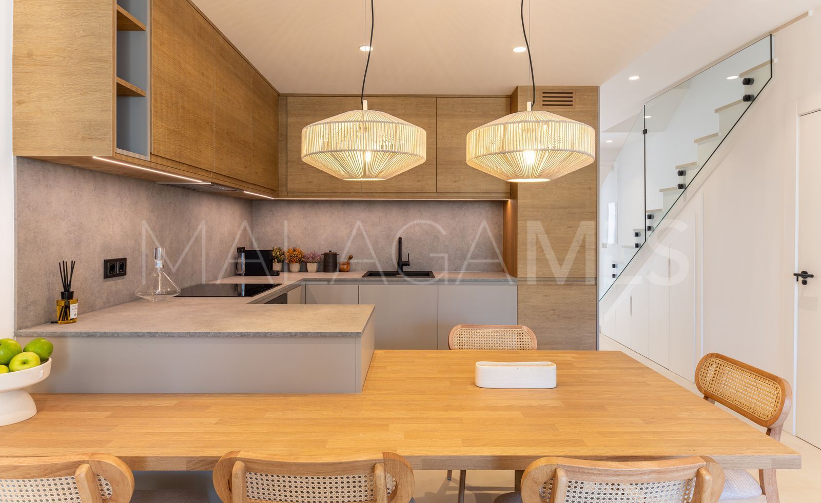 Duplex in Aloha for sale