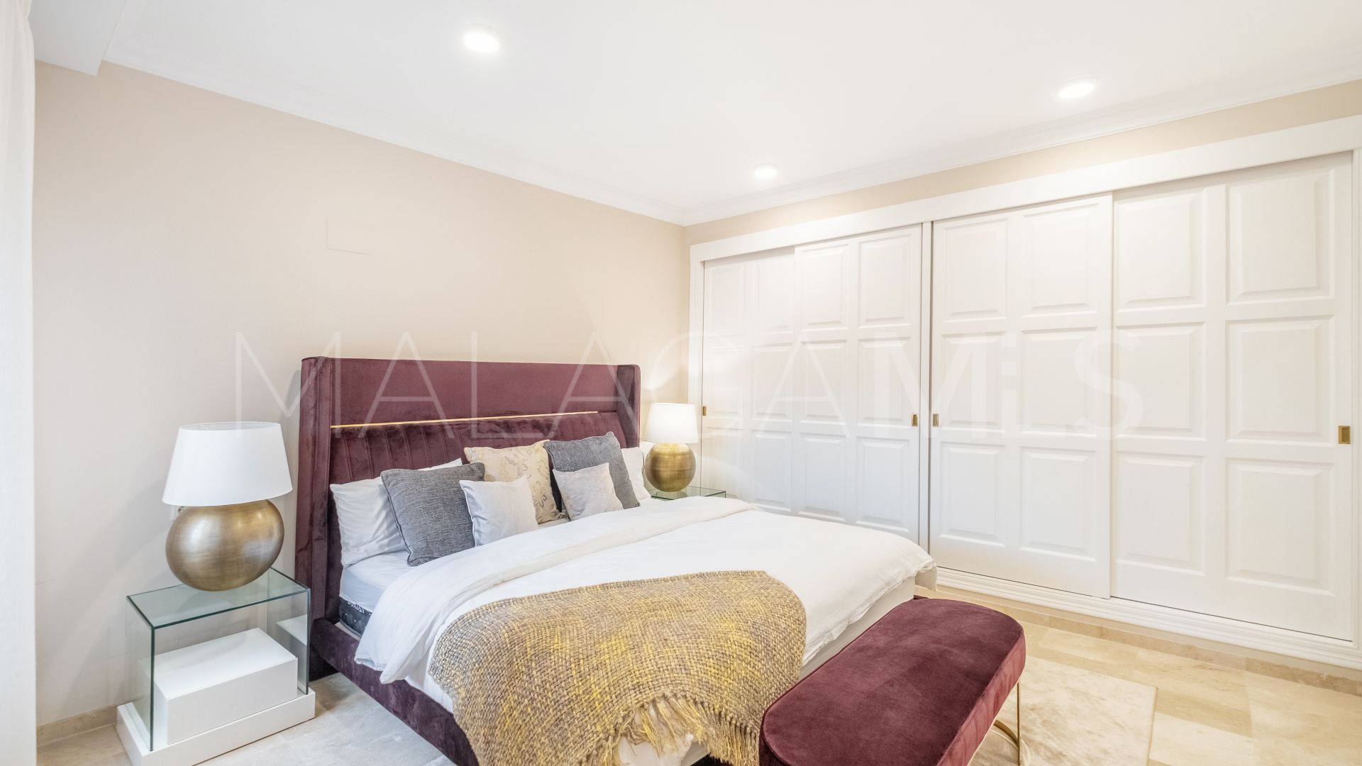 Villa for sale in Altos del Paraiso