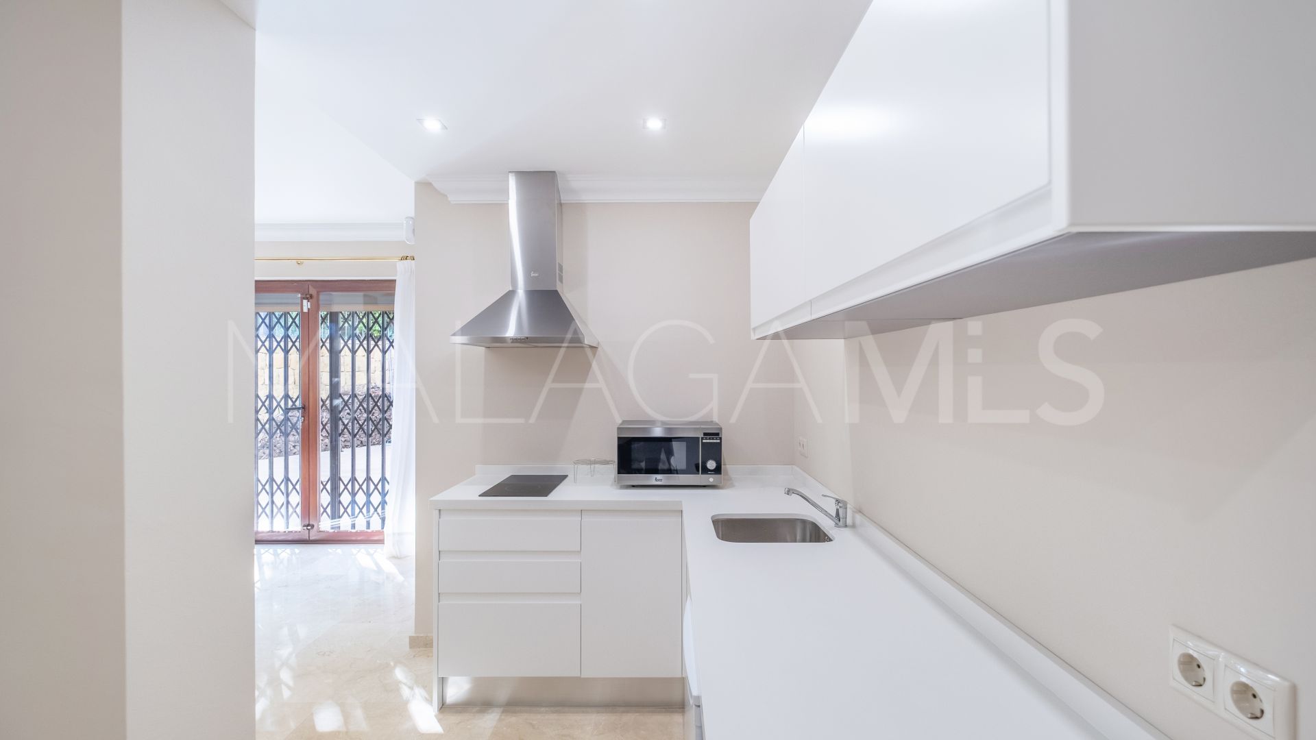 Villa for sale in Altos del Paraiso