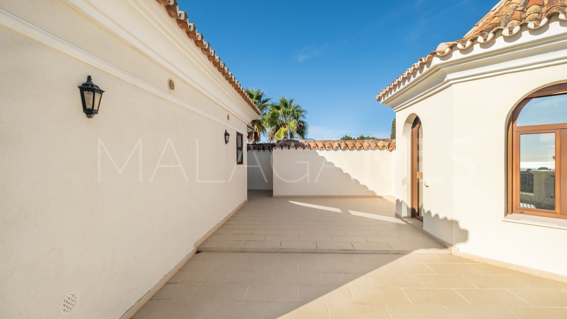 Villa for sale in Altos del Paraiso