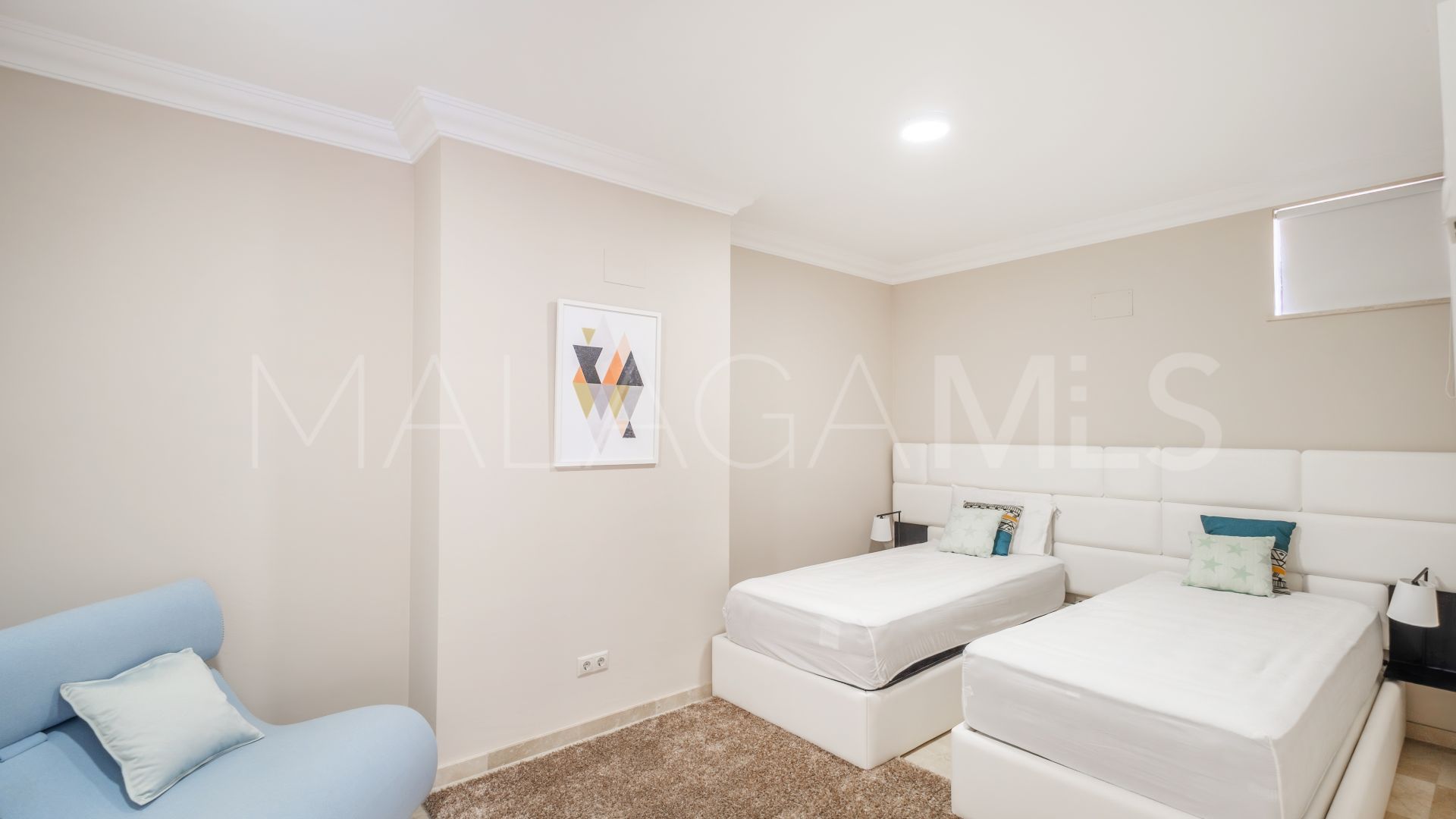 Villa for sale in Altos del Paraiso