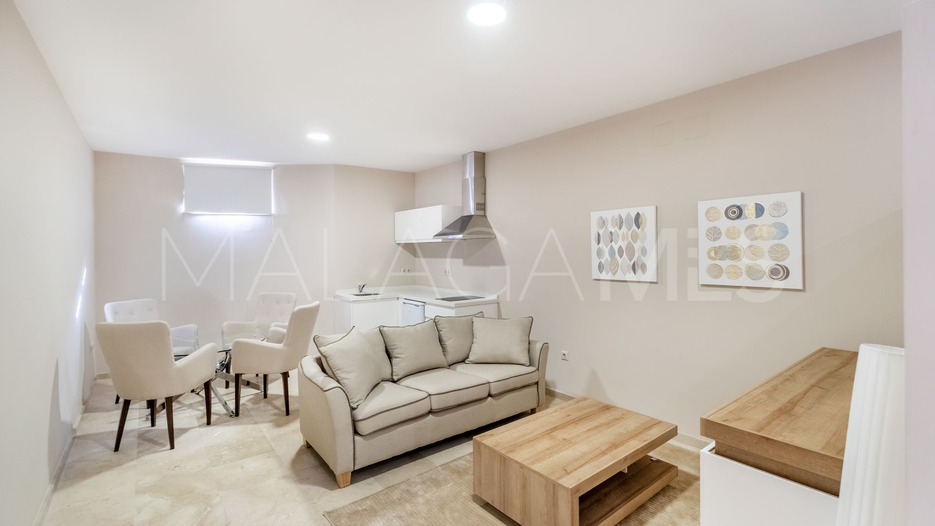 Villa for sale in Altos del Paraiso