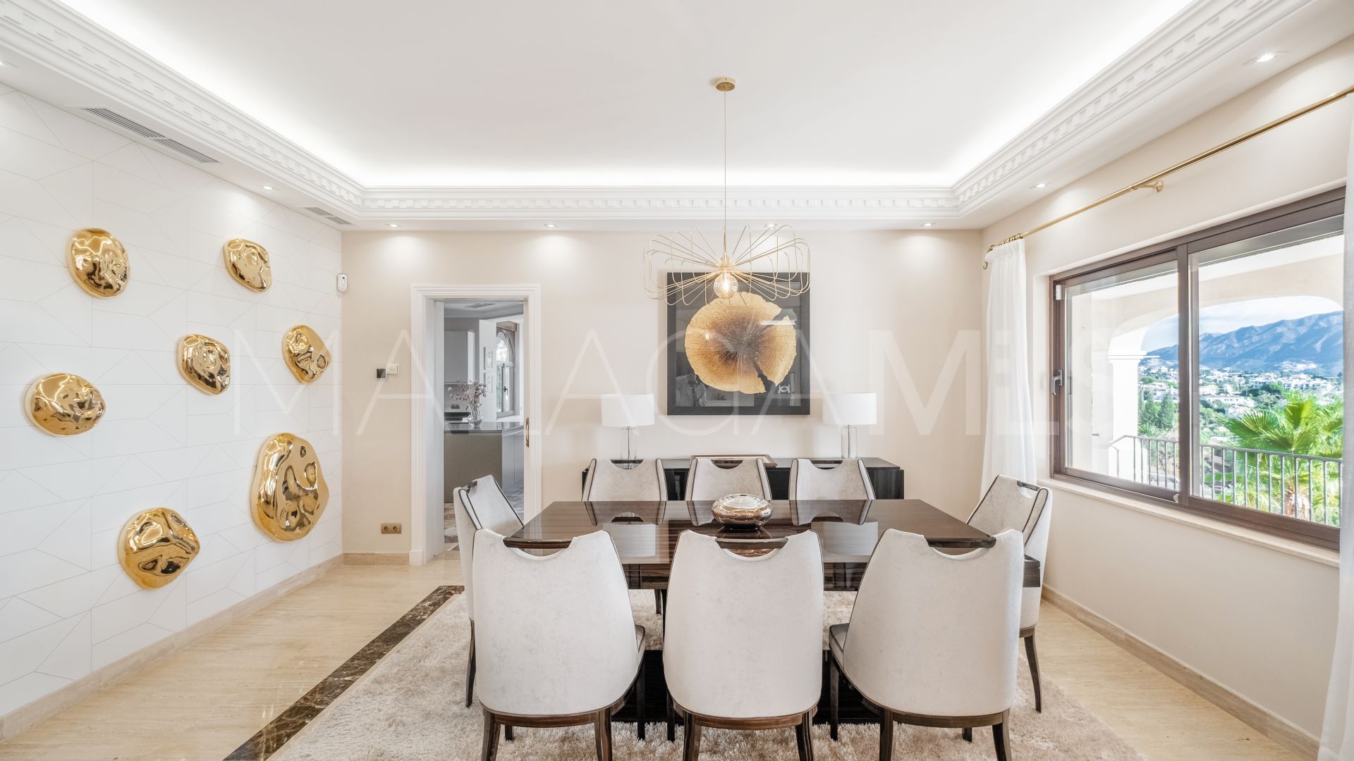 Villa for sale in Altos del Paraiso