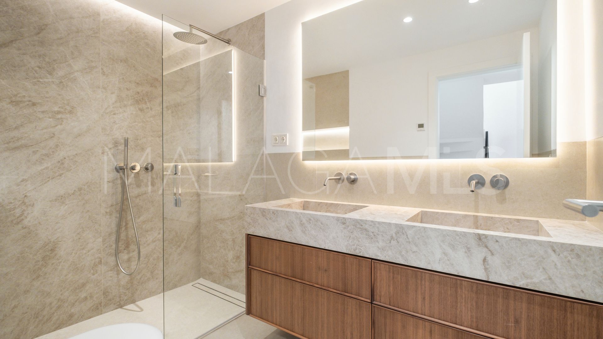 Maison de ville for sale in Altos de Puente Romano