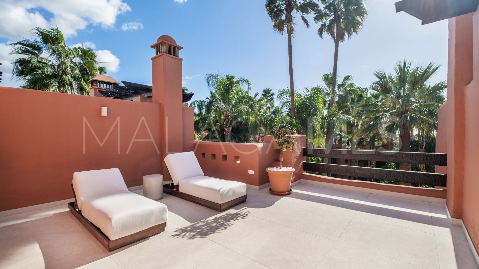 For sale town house with 4 bedrooms in Altos de Puente Romano