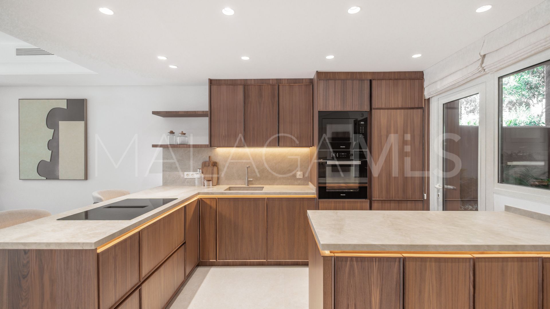 For sale town house with 4 bedrooms in Altos de Puente Romano