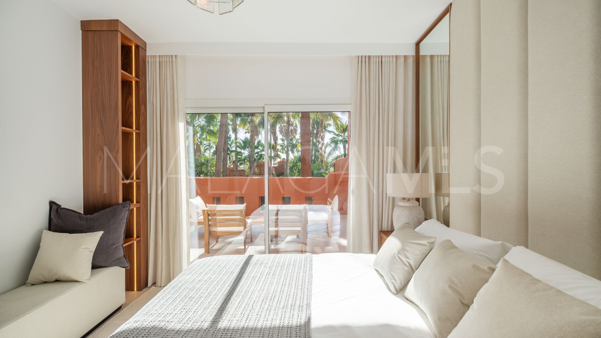 For sale town house with 4 bedrooms in Altos de Puente Romano