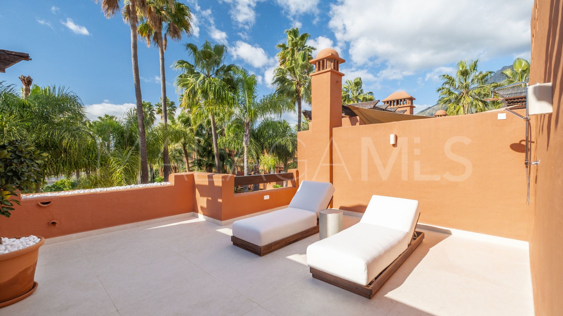 For sale town house in Altos de Puente Romano