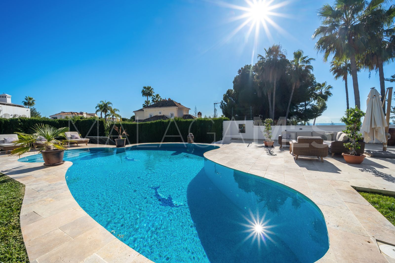 Villa for sale in Elviria