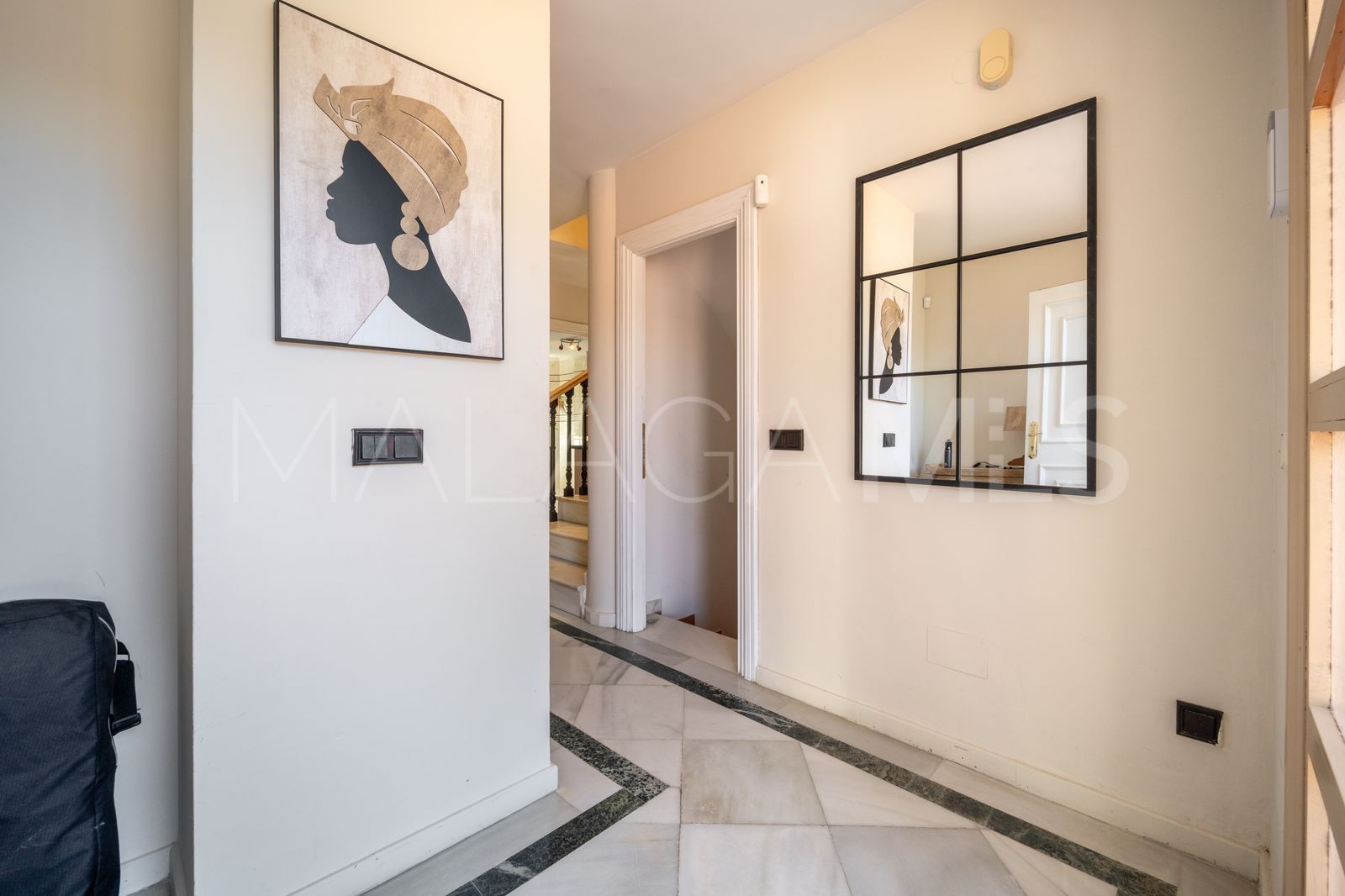 Villa for sale in Elviria