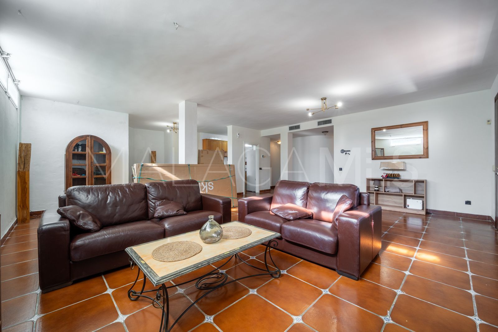 Villa for sale in Elviria