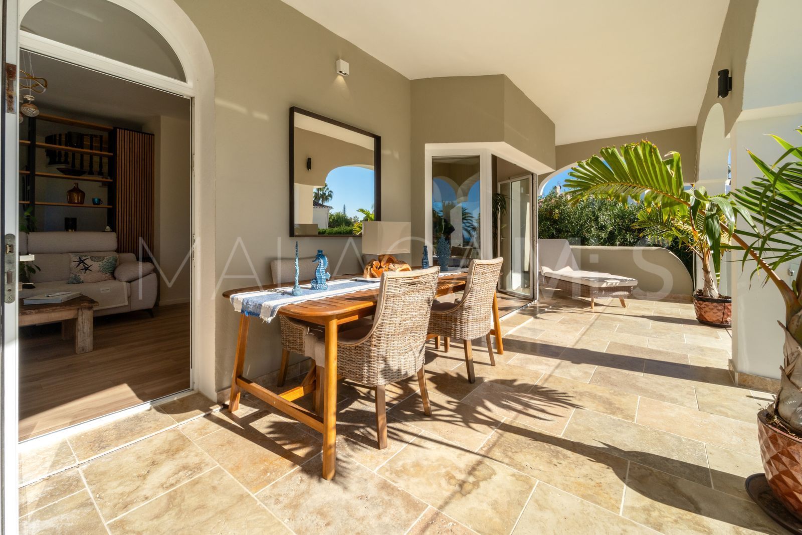 Villa for sale in Elviria