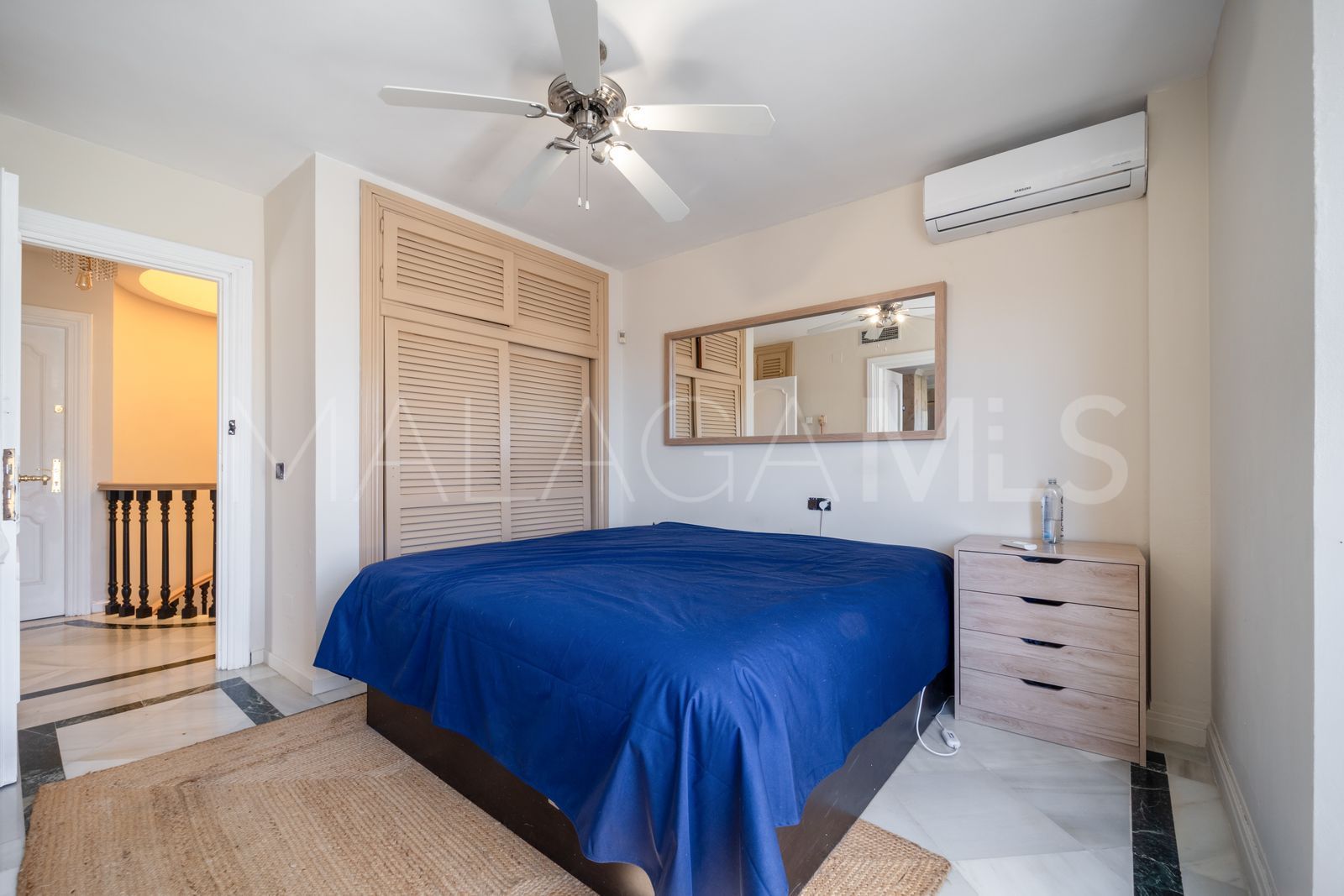 Villa for sale in Elviria