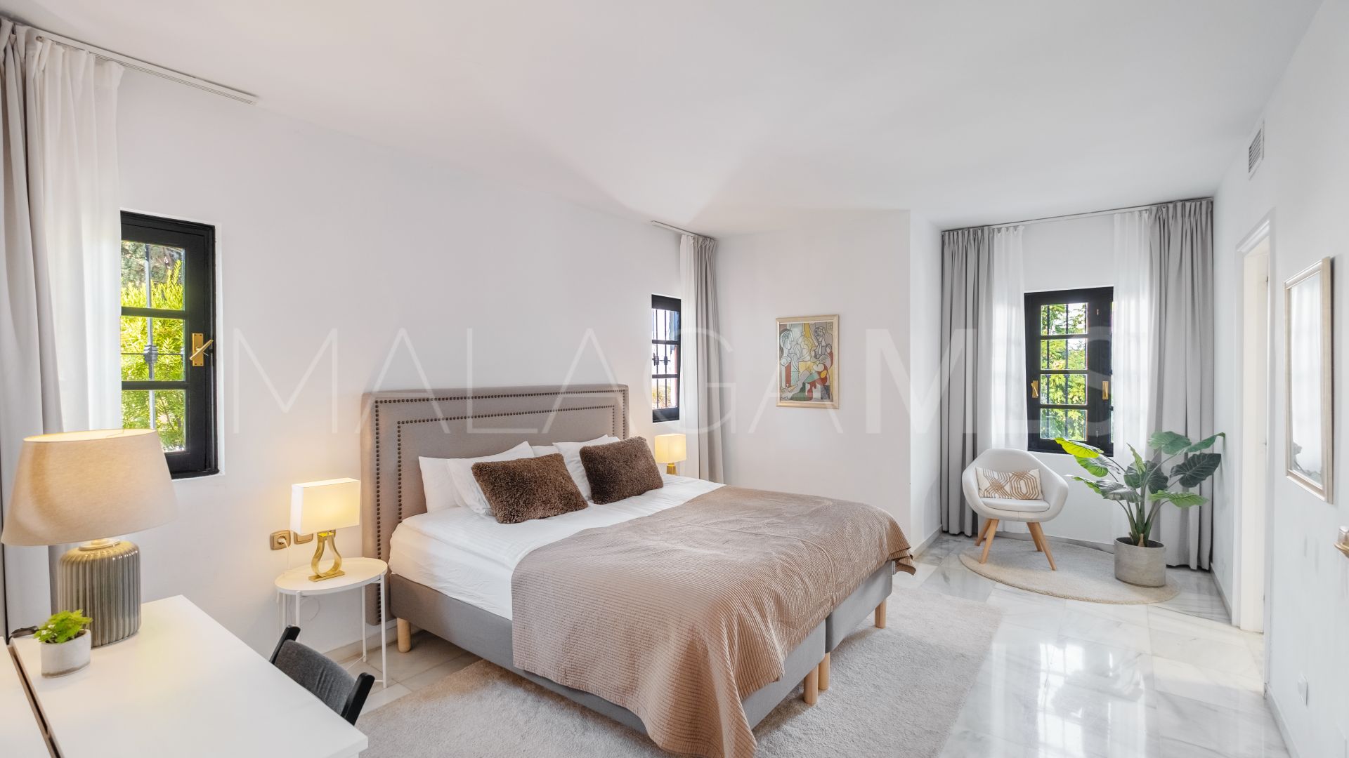 Zweistöckiges penthouse for sale in Las Colinas de Marbella