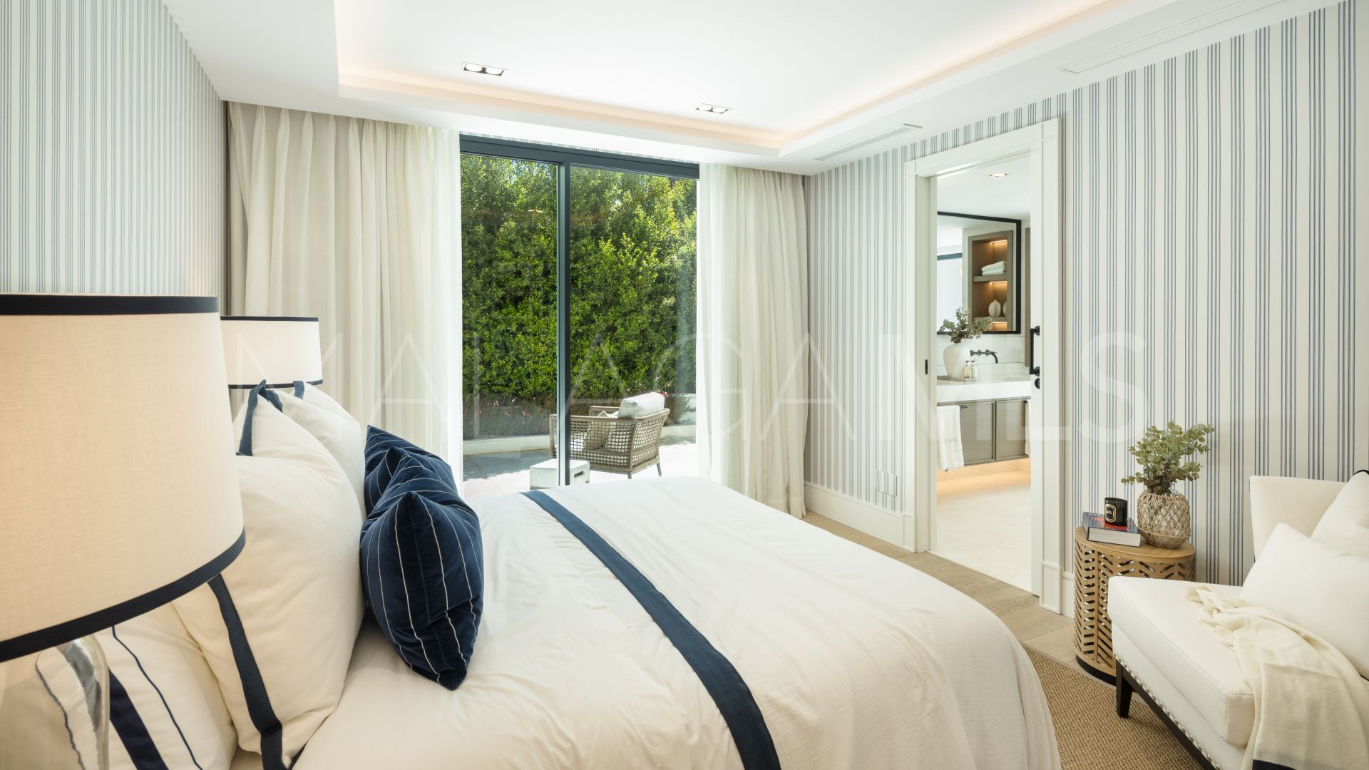 Villa for sale in Las Brisas