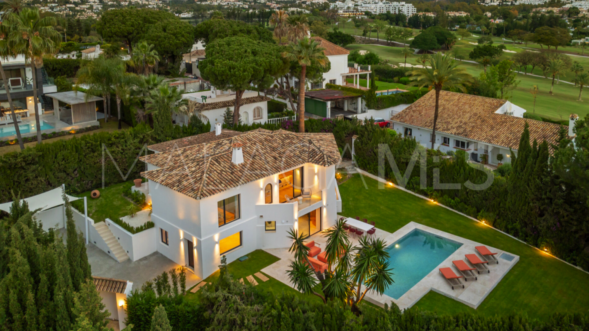Villa for sale in Las Brisas