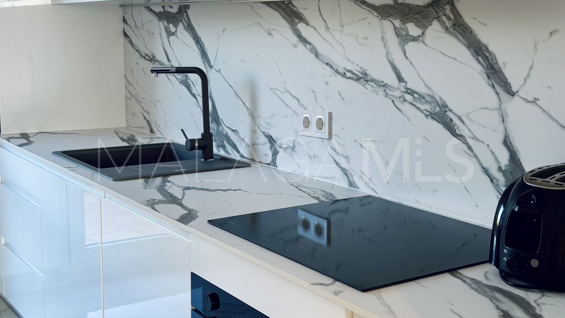 Apartment for sale in Marbella East