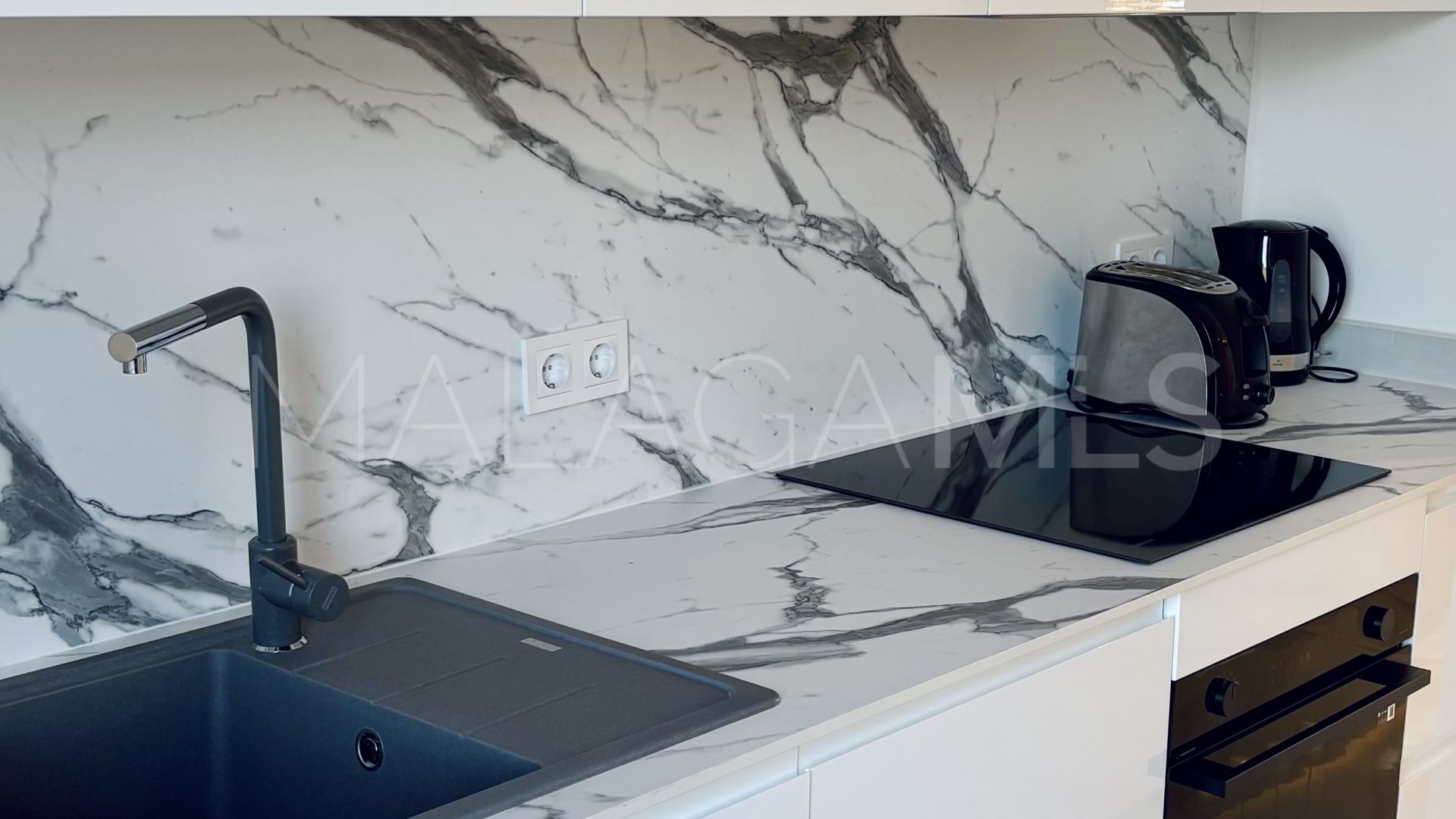 Apartment for sale in Marbella East