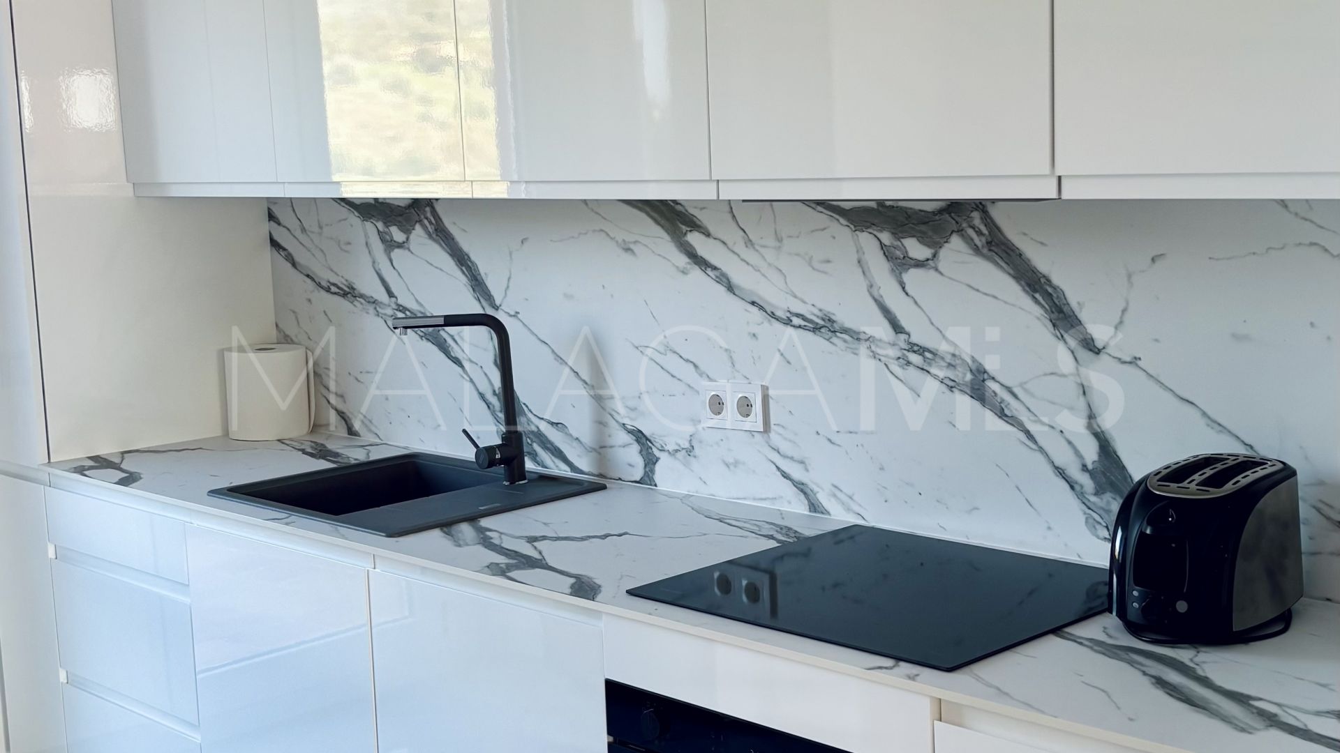 Apartment for sale in Marbella East