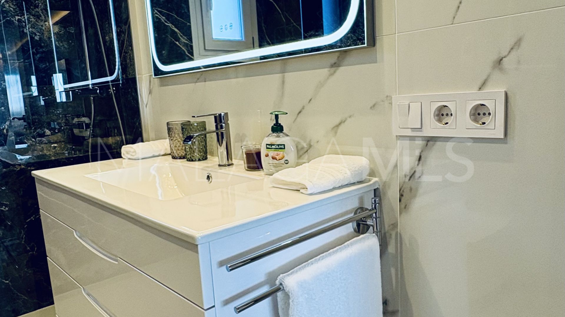 Apartment for sale in Marbella East