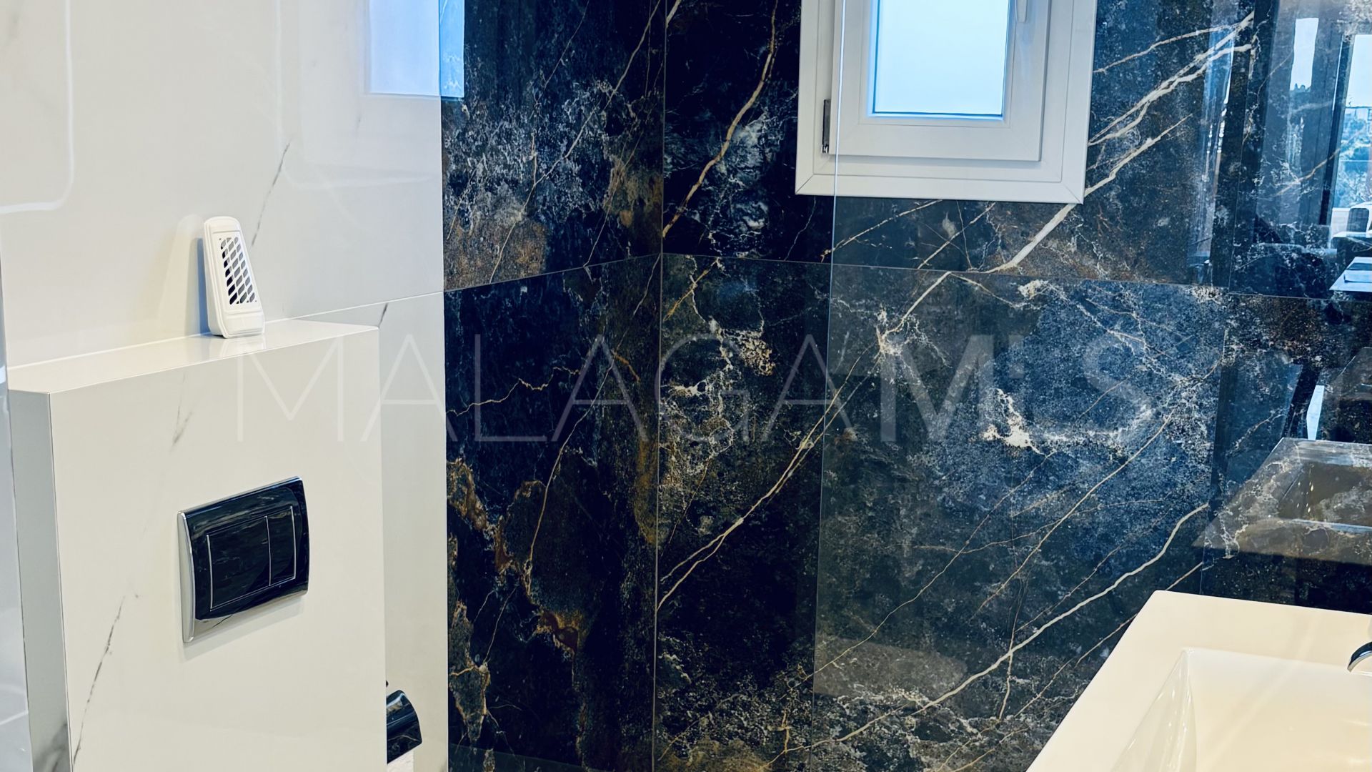 Apartment for sale in Marbella East