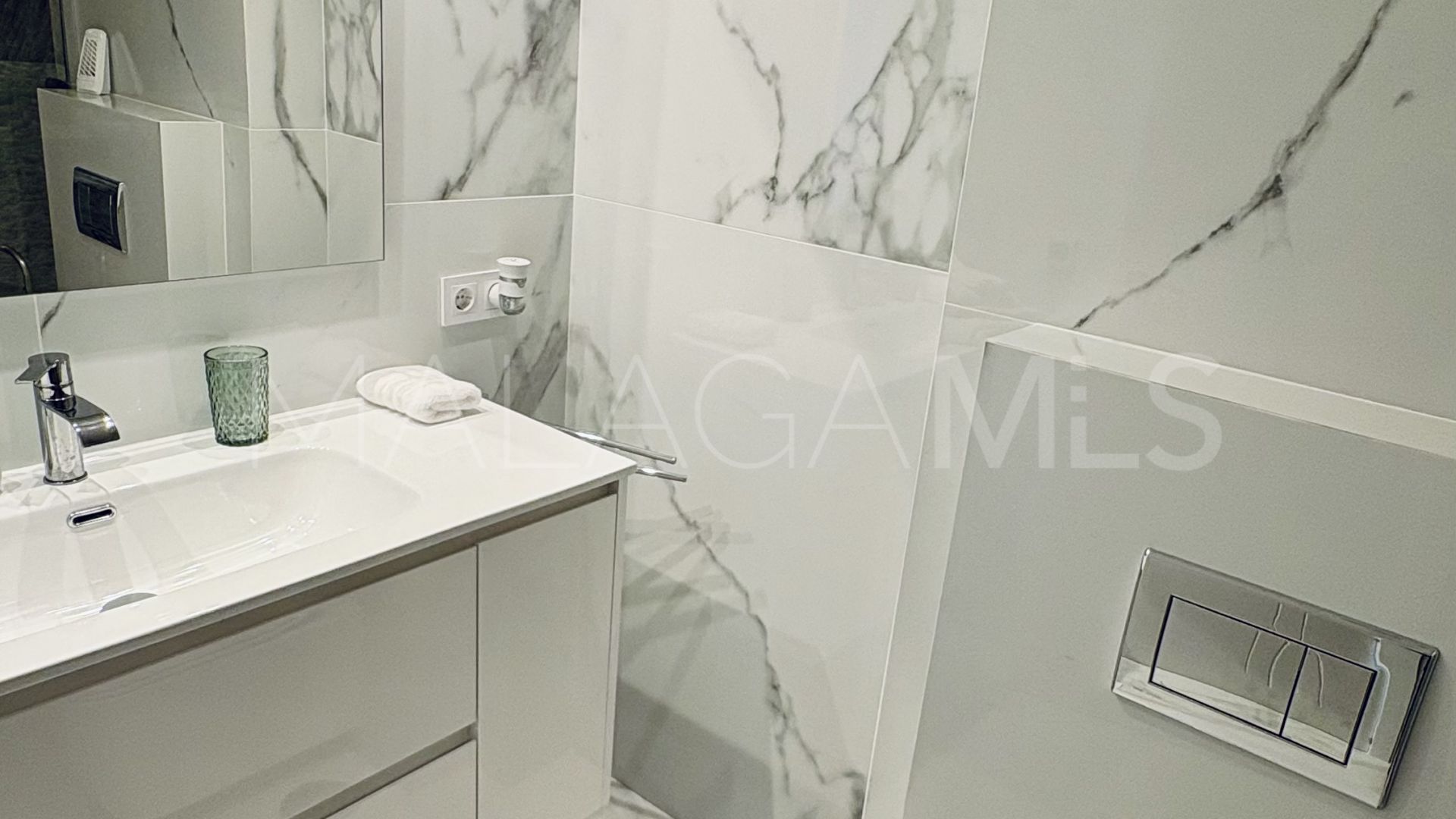 Apartment for sale in Marbella East