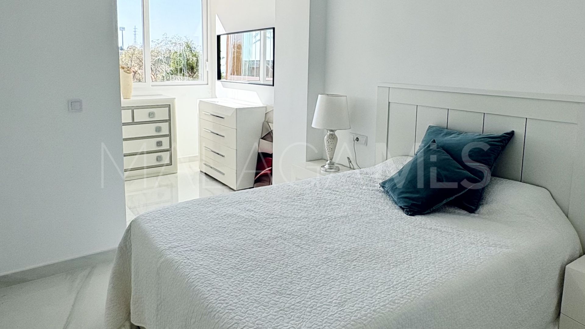 Apartment for sale in Marbella East