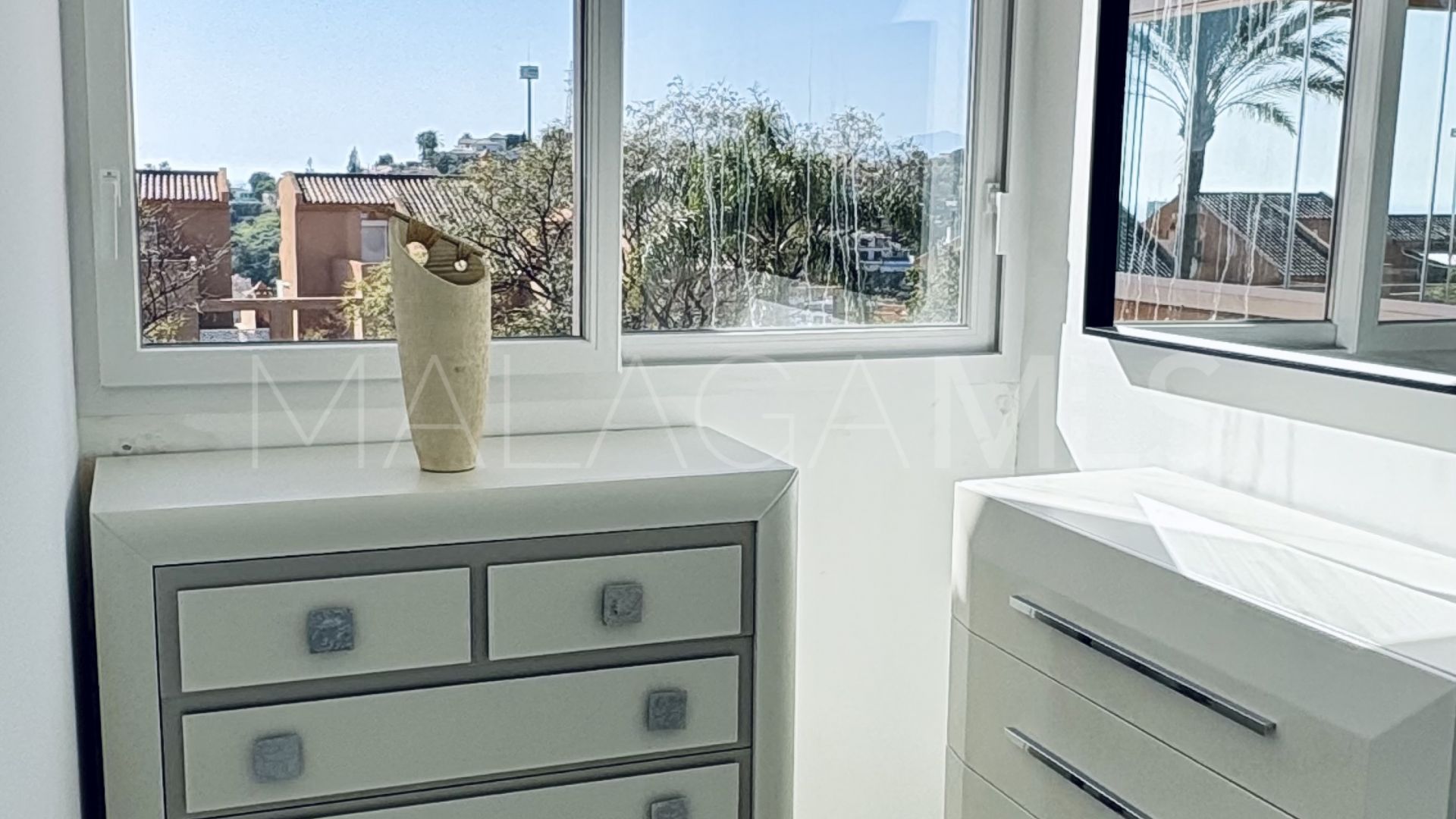 Apartment for sale in Marbella East