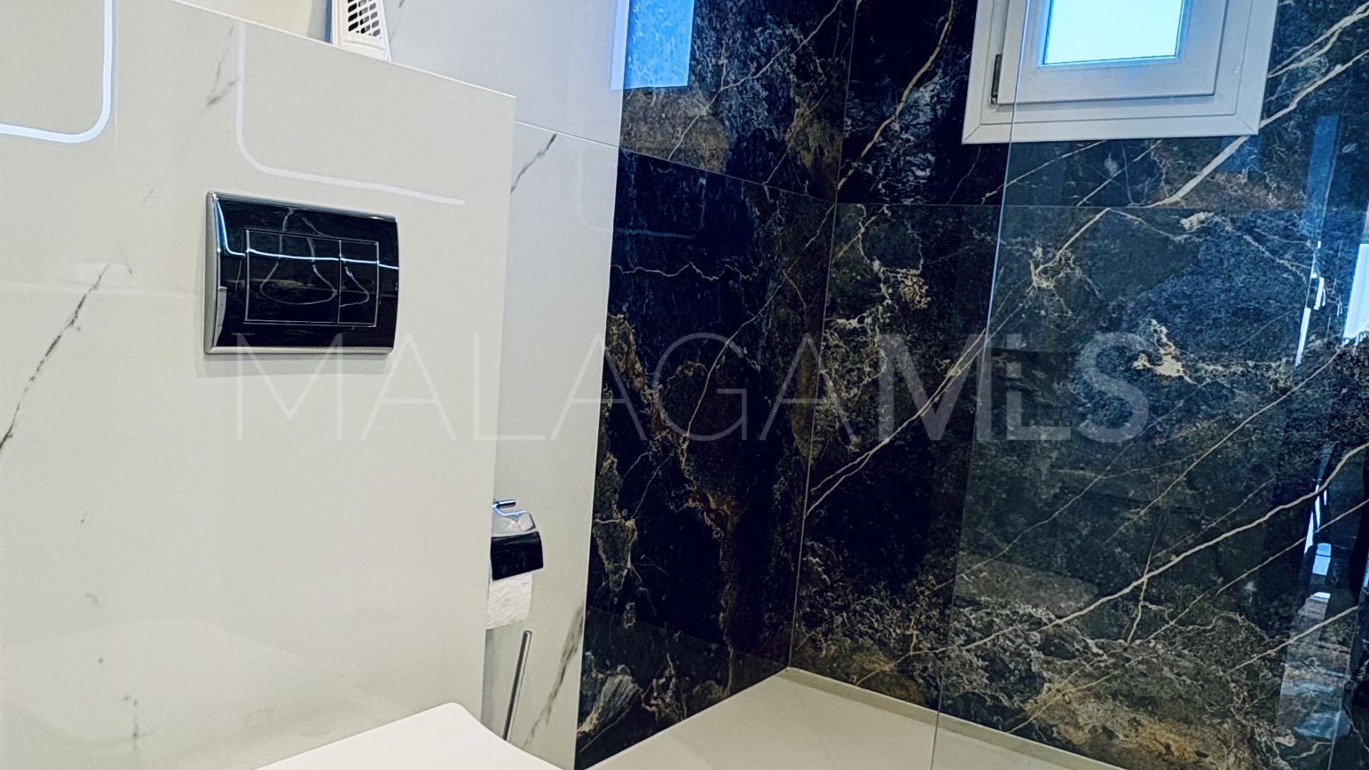 Apartment for sale in Marbella East