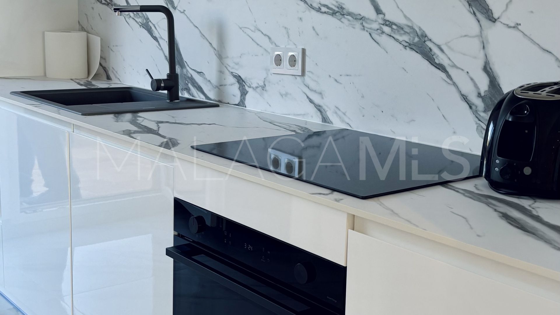 Apartment for sale in Marbella East