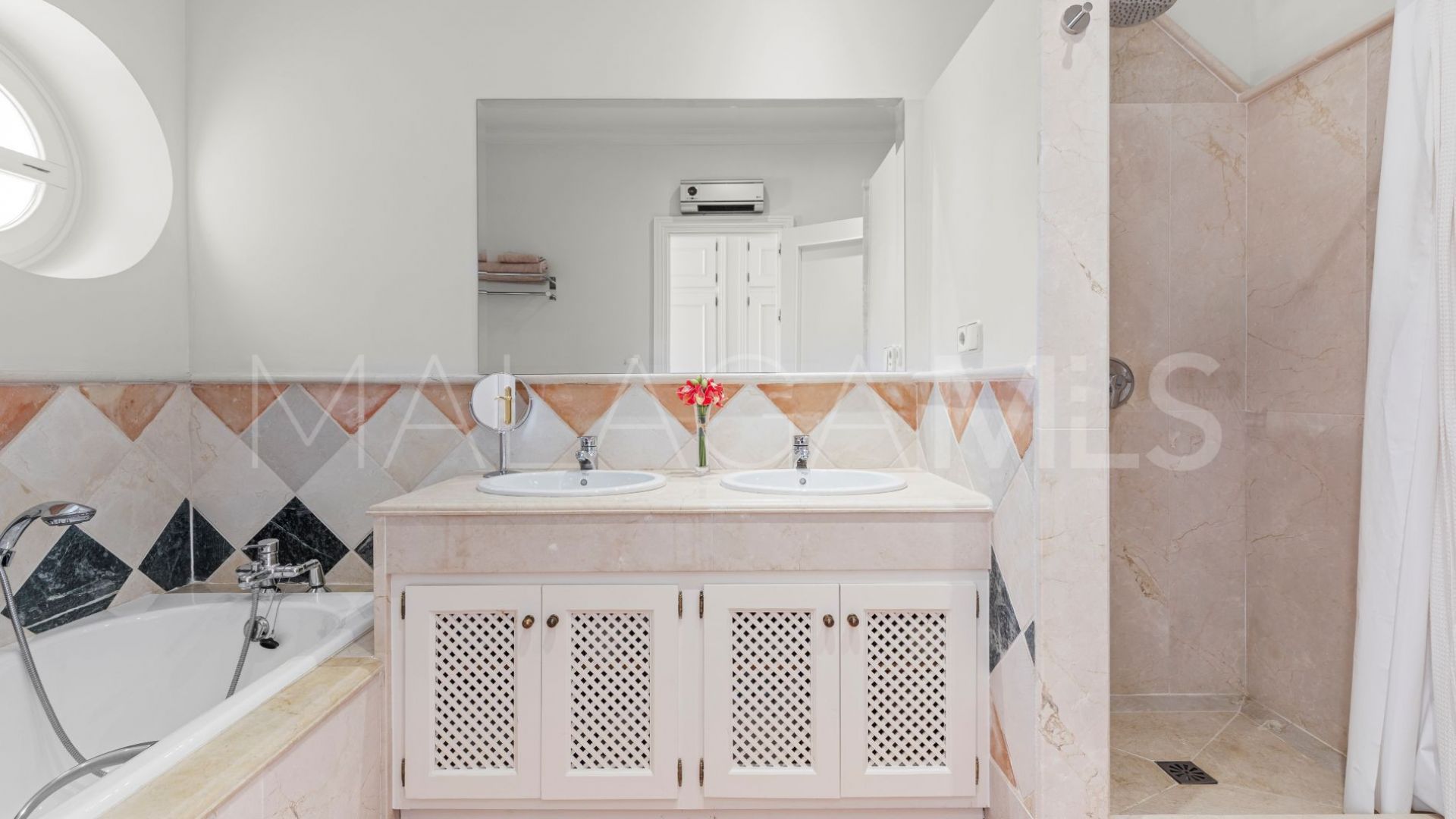 Villa for sale in Golden Mile