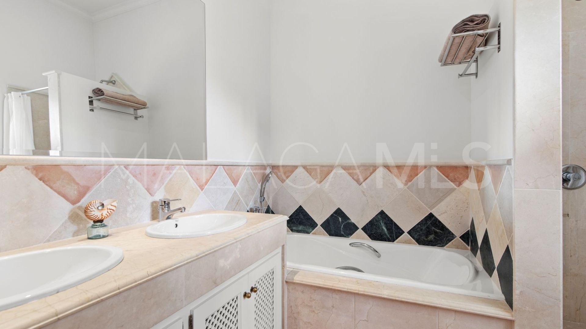 Villa for sale in Golden Mile