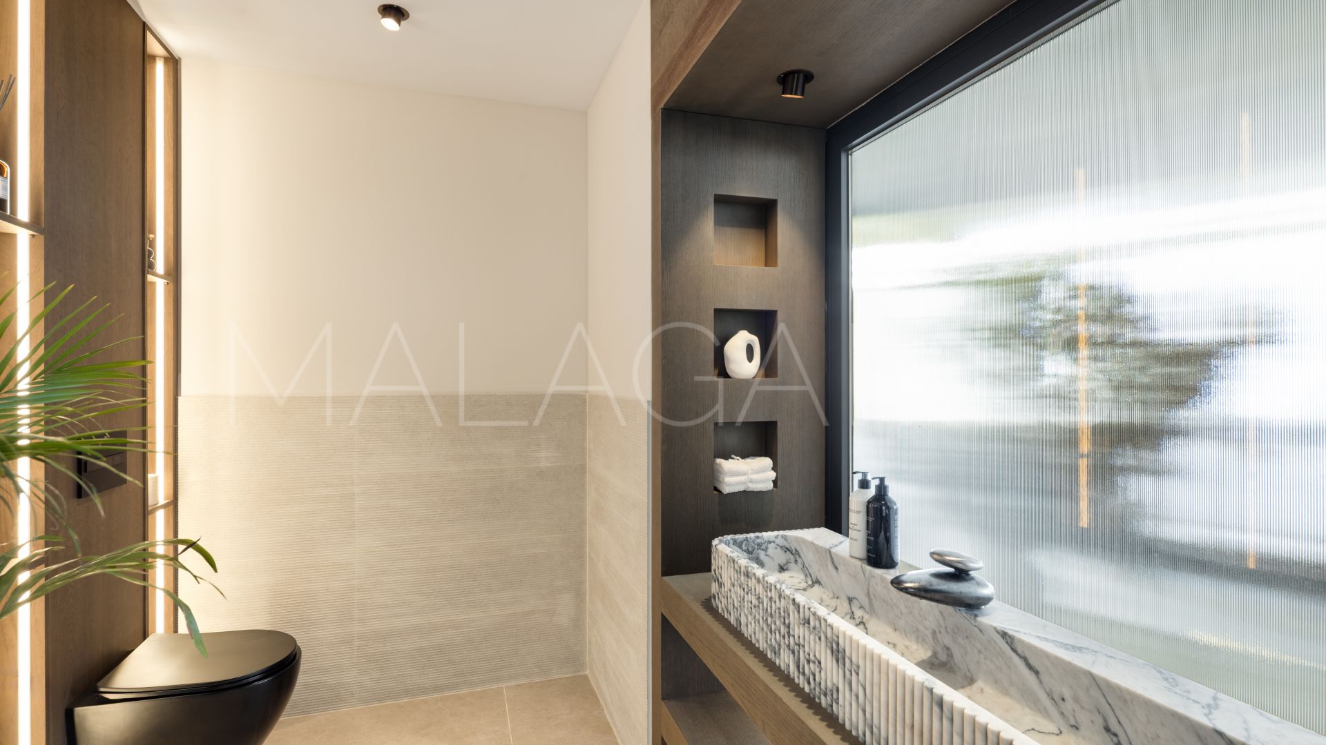 Villa for sale in Nueva Andalucia