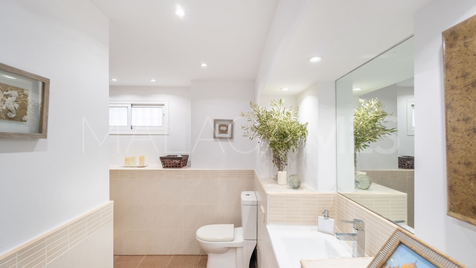 Finca for sale in Istan