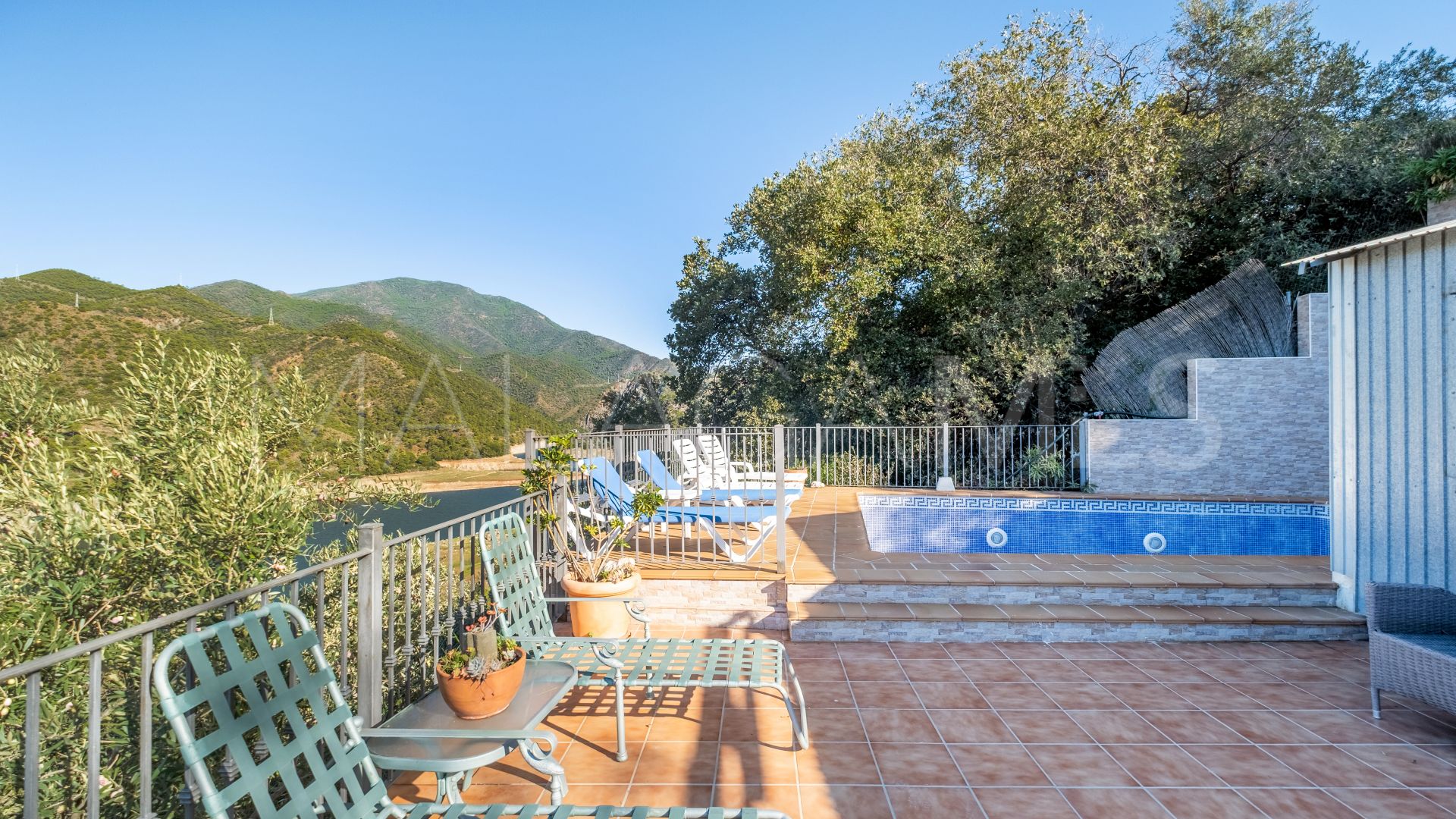 Finca for sale in Istan