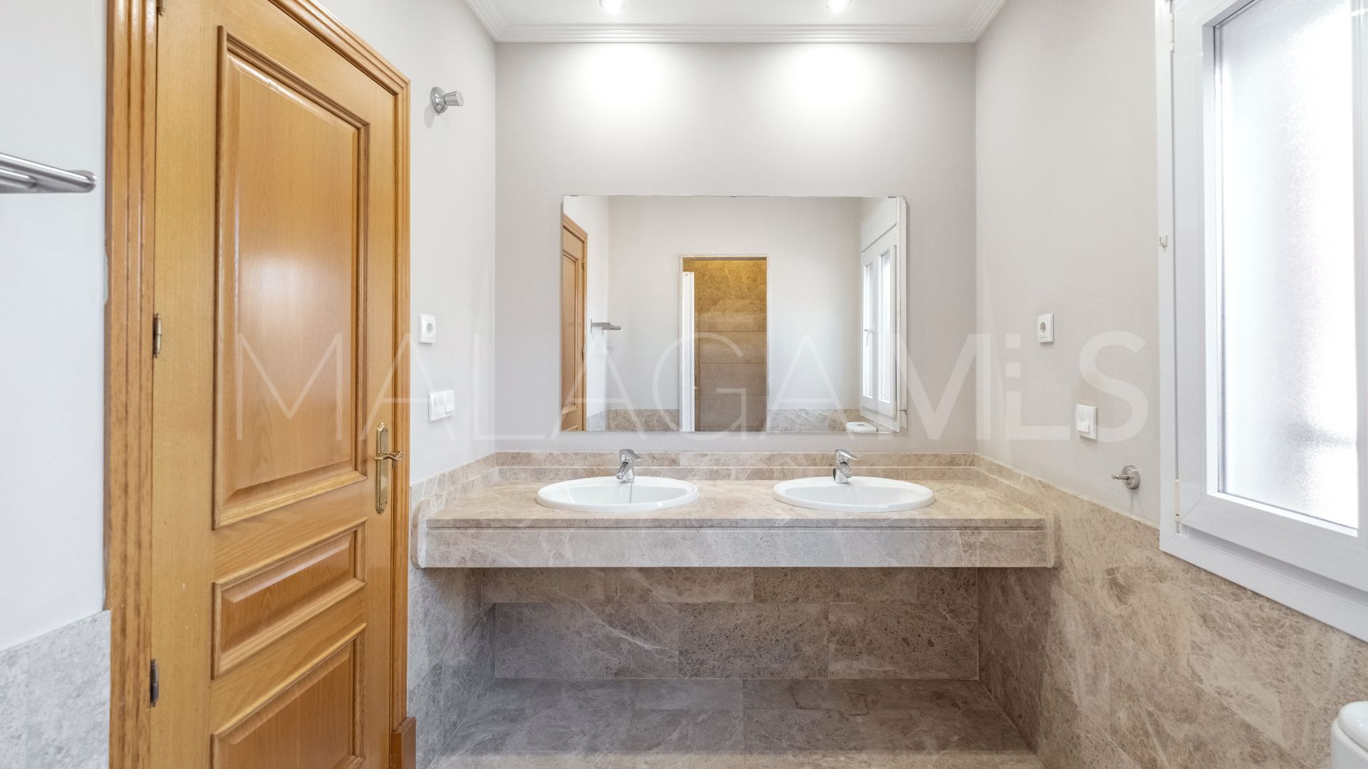 Villa for sale in Santa Clara