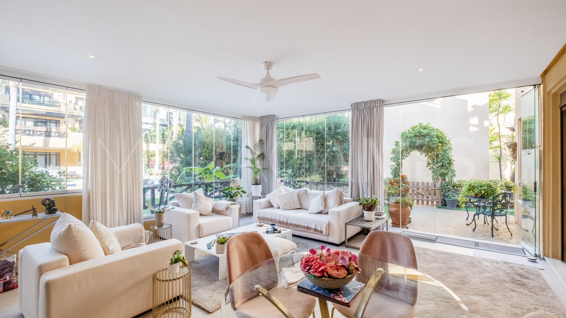 Appartement rez de chaussée for sale in Bahia de Banus